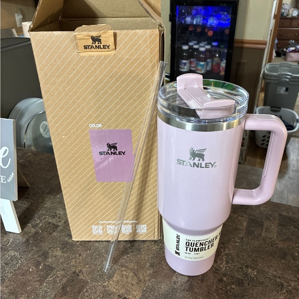 Stanley Lavender Quencher Tumbler with Straw